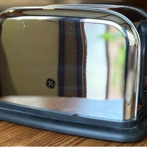 GE - 2 Slot Toaster #106808 - Wide Slot - Chrome - Removable Crumb Tray - TESTED